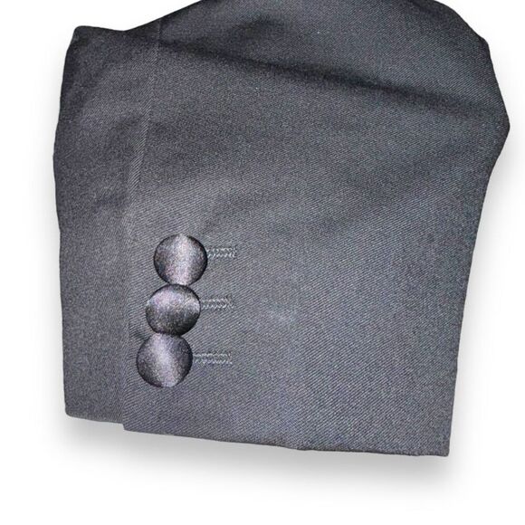 Hugo Boss Made in USA 2 Piece Tuxedo Suit Size 46R - Picture 4 of 13